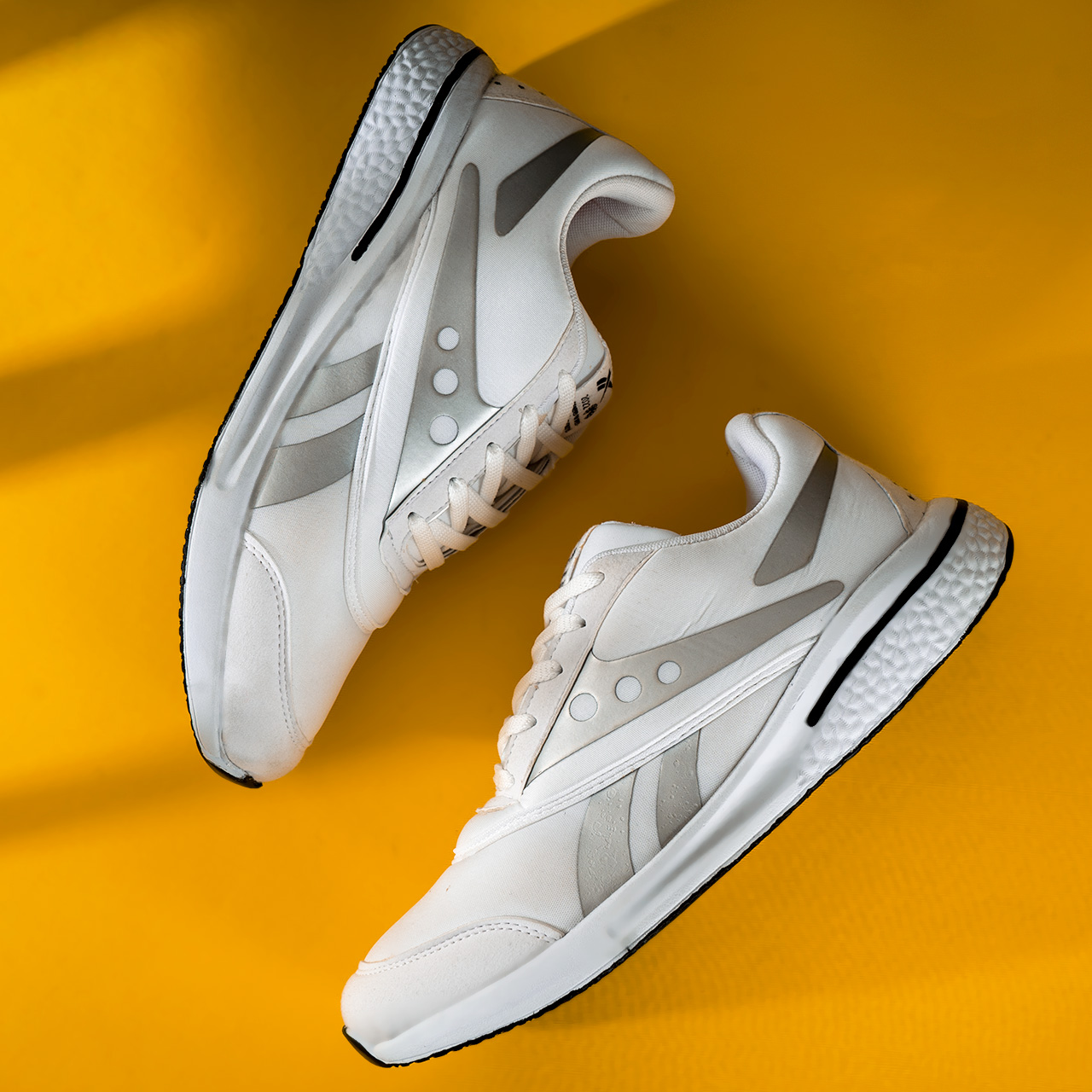 کفش ورزشی ریبوک سفید طوسی مردانه مدل 25CC