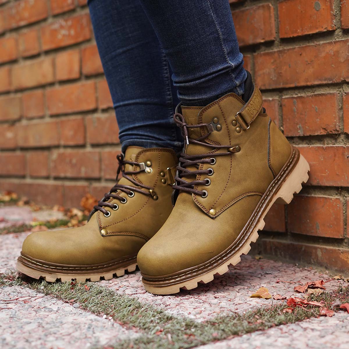 نیم بوت مردانه زیتونی کاترپیلار مدل Hector